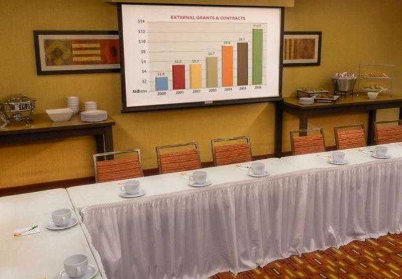 Courtyard By Marriott Bloomington Normal Hotel Kemudahan gambar