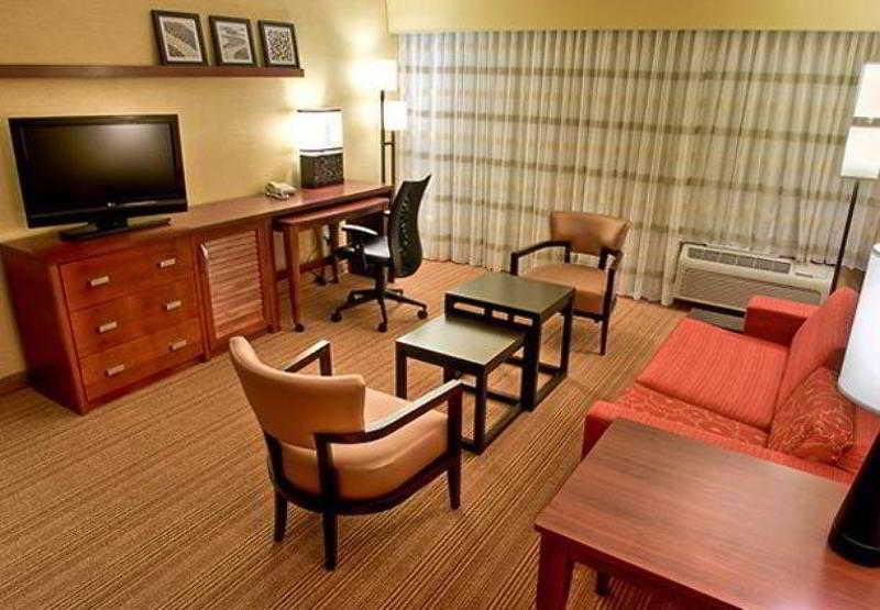 Courtyard By Marriott Bloomington Normal Hotel Bilik gambar