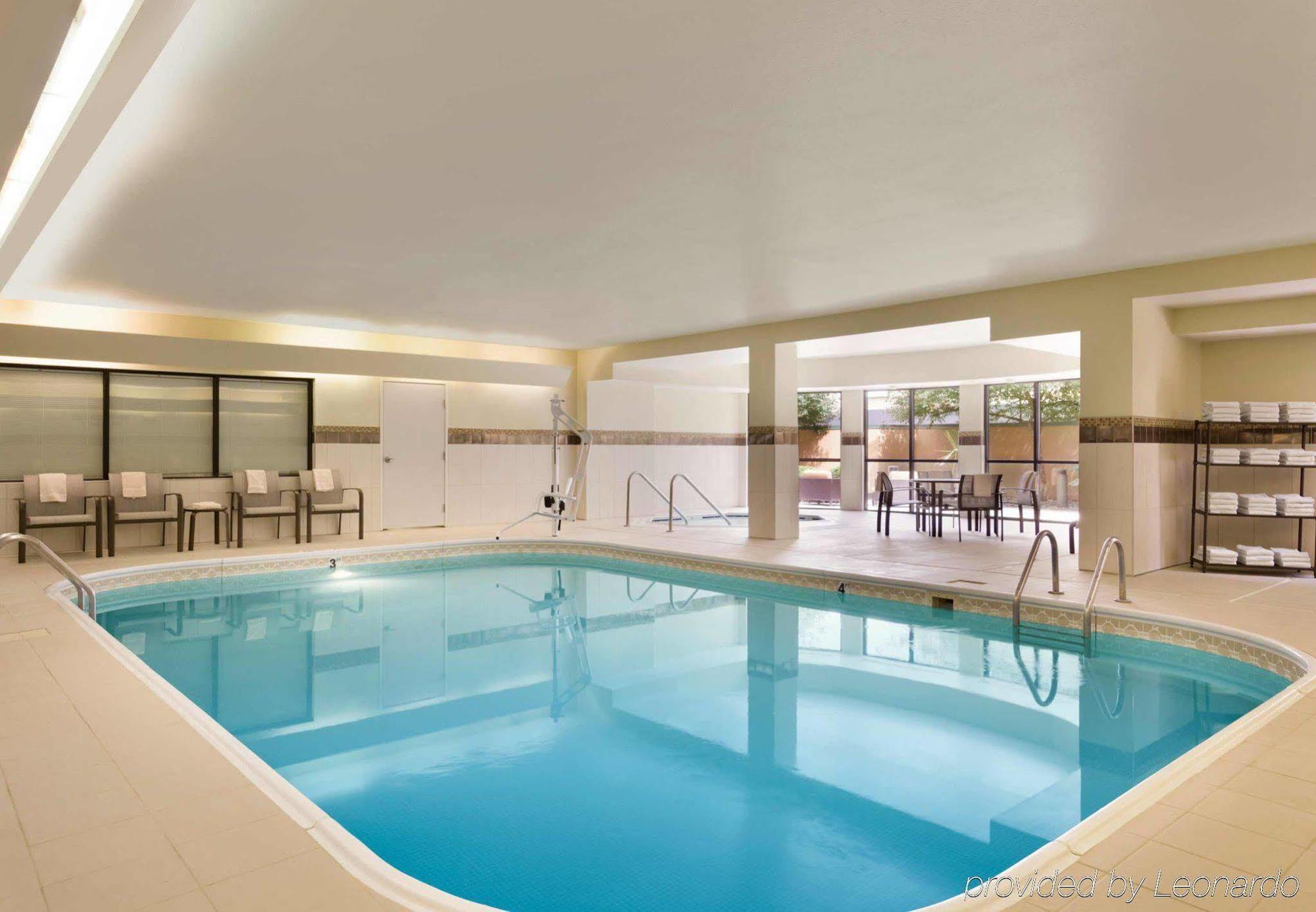 Courtyard By Marriott Bloomington Normal Hotel Luaran gambar